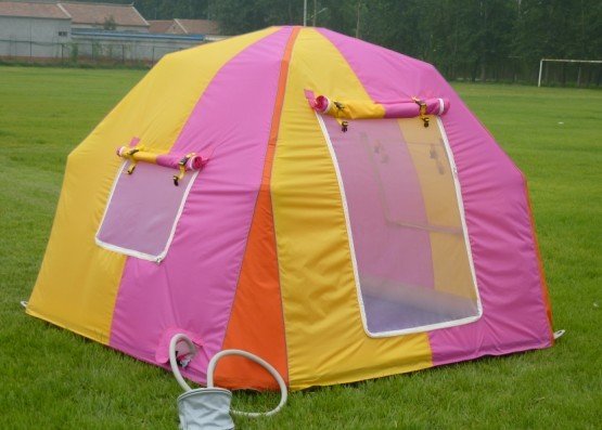 Forma e barraca de acampamento inflável moderna com quadro do metal